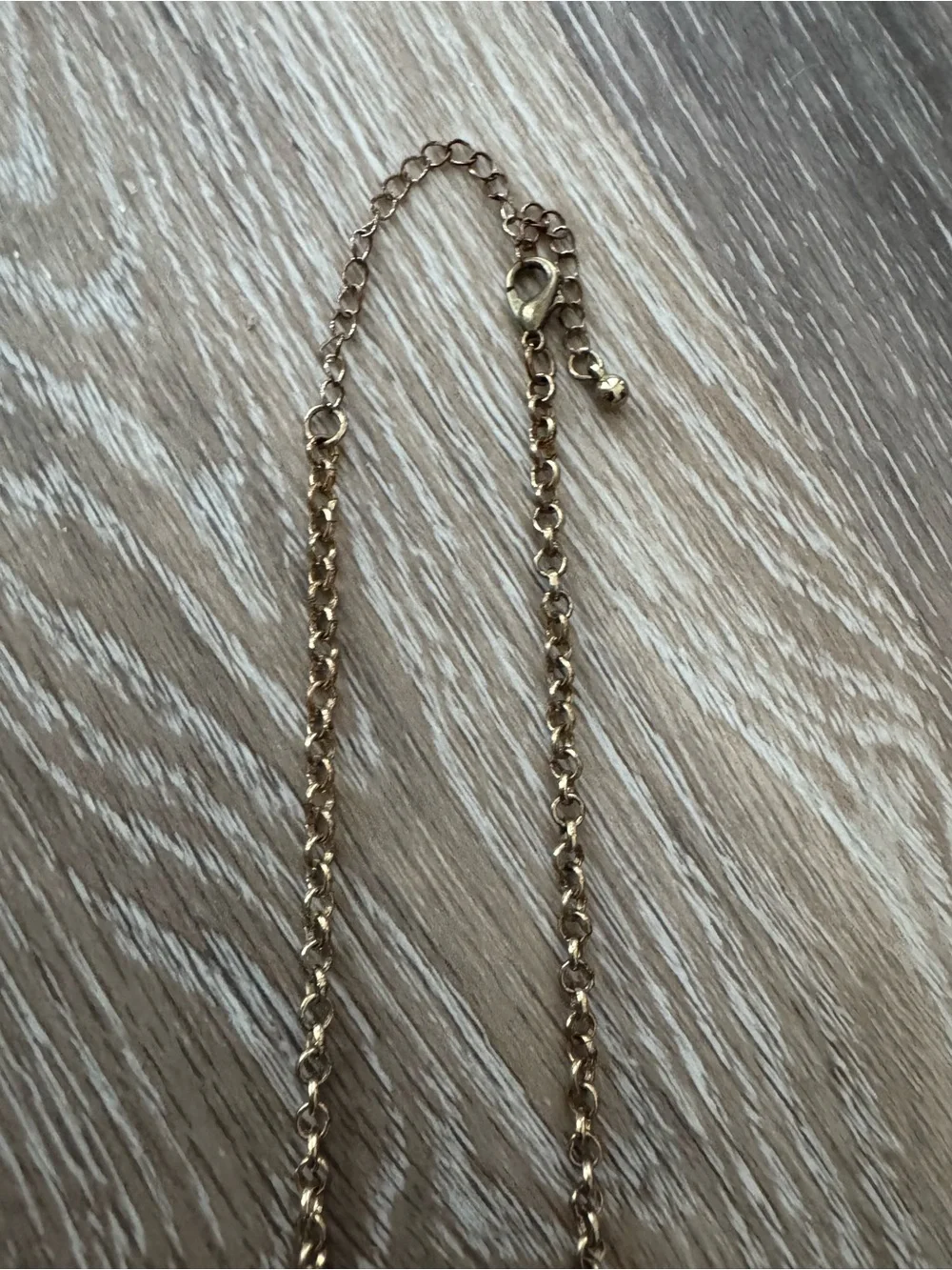 Lot of 3 gold tone women’s fashion necklaces